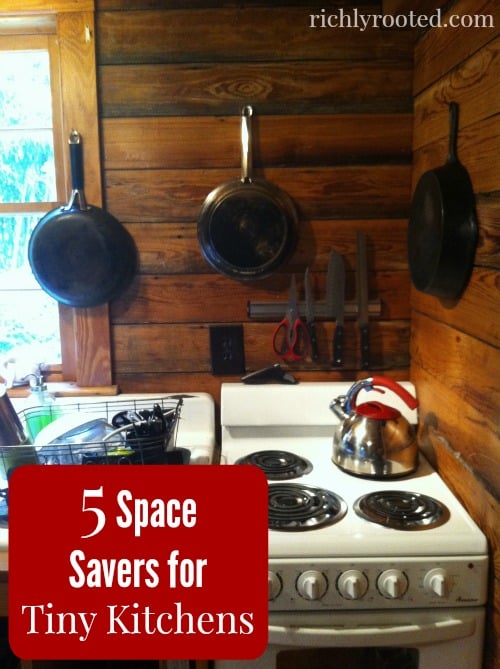 Maximize space in a small kitchen with these space-saving ideas! #SpaceSavers #TinyKitchen