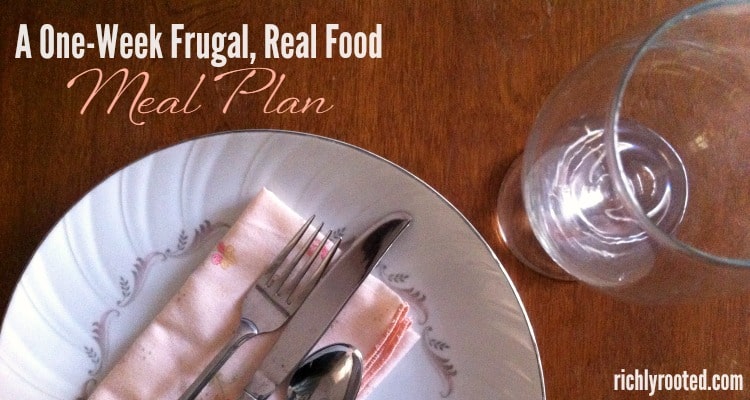 This easy meal plan is perfect for families who are trying to eat simple and healthy meals!