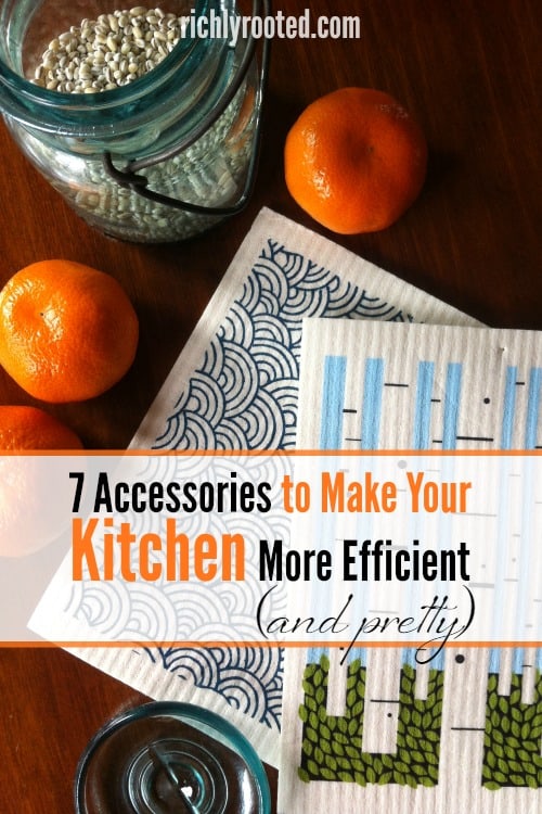 Accessorize your kitchen! These 7 things will simplify your life AND give your kitchen a touch of personality and coziness! #KitchenAccessories