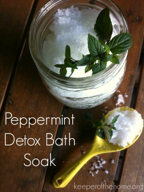 This simple DIY detox bath soak is my favourite way to relax! Epsom salts and peppermint essential oil help the body to release toxins, plus soothe sore muscles! #DetoxBath #EssentialOils #SpaNight